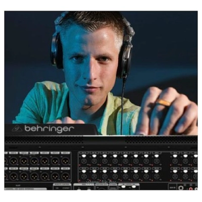 Behringer X32 Rack