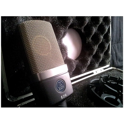 AKG C214